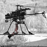 161101 Aufnahme und Transport eines mobilen Inspektionsroboters mit Hilfe eines fliegenden Armes xl.jpg